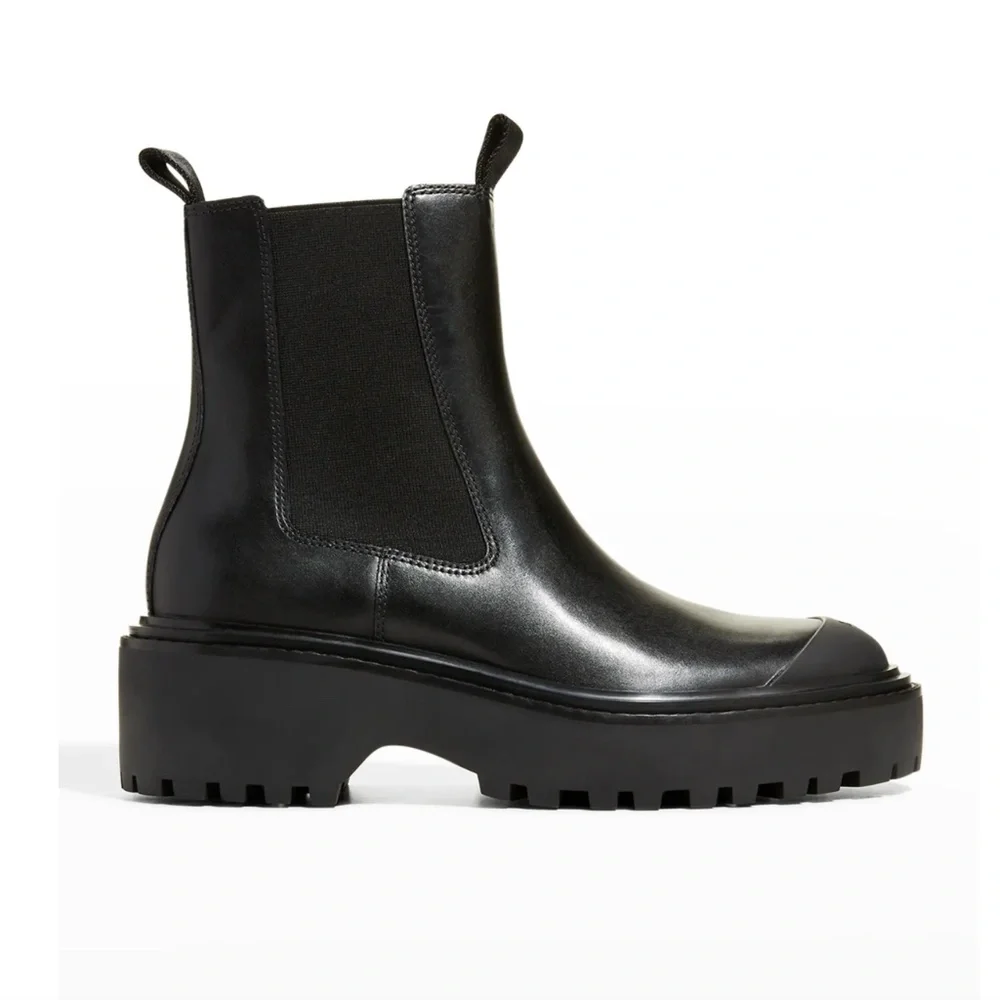 NIB $428 Tory Burch Leather Lug-sole Chelsea Boots in size 9!